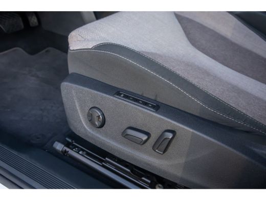 Skoda Enyaq iV 60 First Edition | Cruise adaptief | Memory | Matrix LED | Stuur+stoel verwarming | Keyless | Dod... ActivLease financial lease