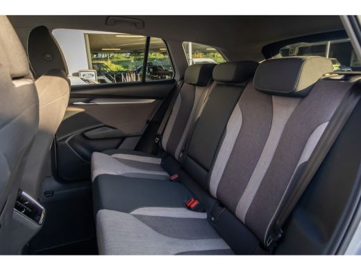 Skoda Enyaq iV 60 First Edition | Cruise adaptief | Memory | Matrix LED | Stuur+stoel verwarming | Keyless | Dod... ActivLease financial lease
