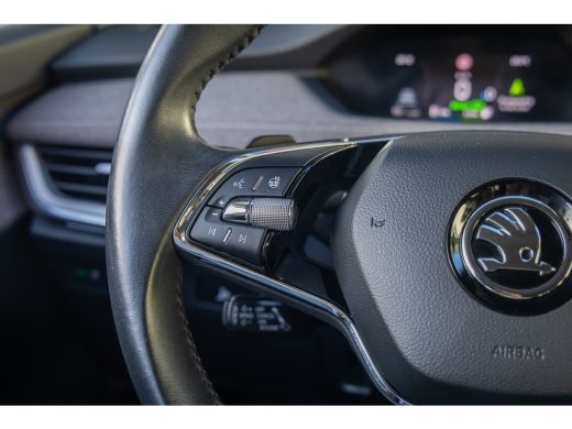 Skoda Enyaq iV 60 First Edition | Cruise adaptief | Memory | Matrix LED | Stuur+stoel verwarming | Keyless | Dod... ActivLease financial lease