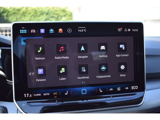 Volkswagen Golf Life Edition eHybrid | 'App-Connect' draadloze smartphone integratie | Achterbank in ongelijke de... ActivLease financial lease