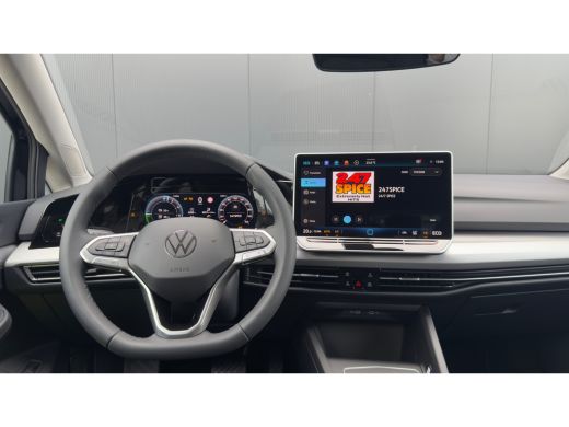 Volkswagen Golf Life Edition eHybrid | 'App-Connect' draadloze smartphone integratie | Achterlichten LED | Achter... ActivLease financial lease