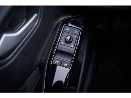 Volkswagen ID.3 GTX Limited Edition Fire & Ice | Speciale uitvoering ! | 326PK | Navigatie | Memory Seats | LED ActivLease financial lease