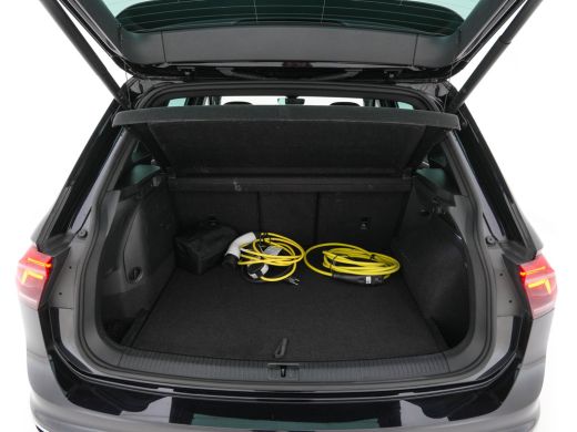 Volkswagen Tiguan 1.4 TSI eHybrid R-Line Business+ (Plug-in) (INCL-BTW) Aut. *LEATHER-FABRIC | FULL-LED | ADAPTIVE-... ActivLease financial lease