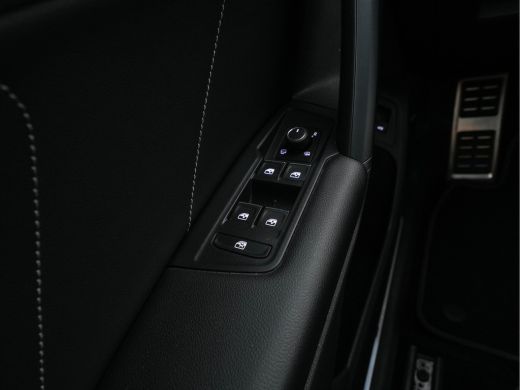 Volkswagen Tiguan 1.4 TSI eHybrid R-Line Business+ (Plug-in) (INCL-BTW) Aut. *LEATHER-FABRIC | FULL-LED | ADAPTIVE-... ActivLease financial lease
