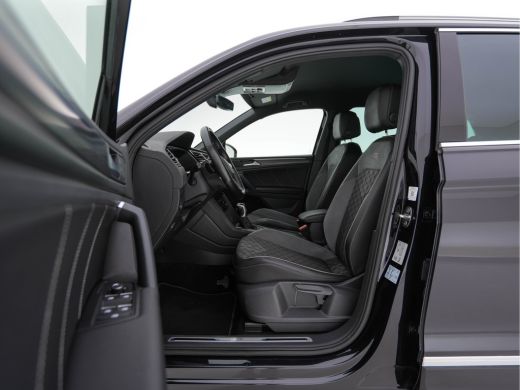 Volkswagen Tiguan 1.4 TSI eHybrid R-Line Business+ (Plug-in) (INCL-BTW) Aut. *LEATHER-FABRIC | FULL-LED | ADAPTIVE-... ActivLease financial lease