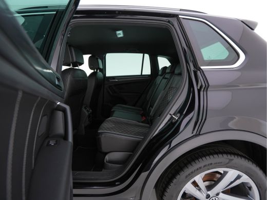 Volkswagen Tiguan 1.4 TSI eHybrid R-Line Business+ (Plug-in) (INCL-BTW) Aut. *LEATHER-FABRIC | FULL-LED | ADAPTIVE-... ActivLease financial lease