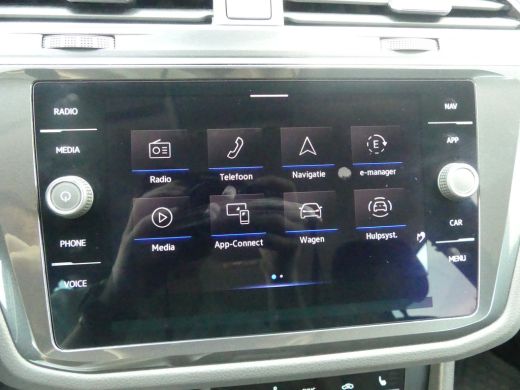 Volkswagen Tiguan 1.4 TSI eHybrid Life | TREKHAAK | CAMERA | ADAPTIVE CRUISE | DODEHOEKDETECTIE | STUUR+STOELVERWAR... ActivLease financial lease