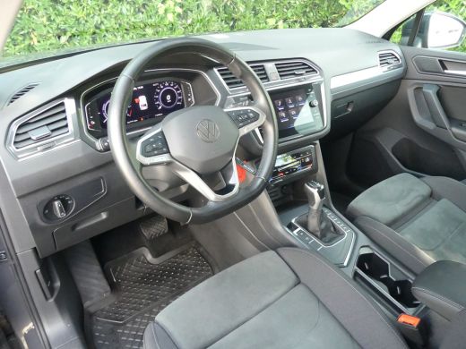 Volkswagen Tiguan 1.4 TSI eHybrid Life | TREKHAAK | CAMERA | ADAPTIVE CRUISE | DODEHOEKDETECTIE | STUUR+STOELVERWAR... ActivLease financial lease