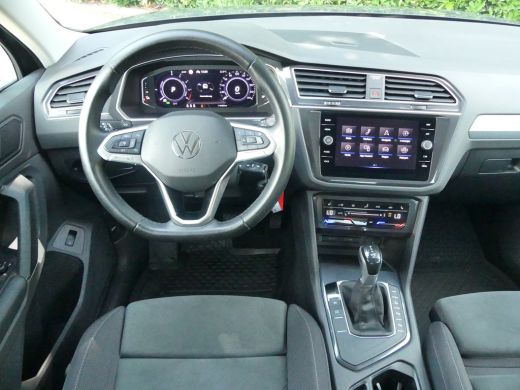 Volkswagen Tiguan 1.4 TSI eHybrid Life | TREKHAAK | CAMERA | ADAPTIVE CRUISE | DODEHOEKDETECTIE | STUUR+STOELVERWAR... ActivLease financial lease