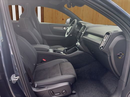 Volvo  EC40 175 kW Single Motor RWD Plus Dark | BLIS | Harman Kardon | Panoramadak | Keyless start / entry | ... ActivLease financial lease