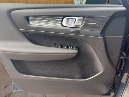 Volvo  EC40 175 kW Single Motor RWD Plus Dark | BLIS | Harman Kardon | Panoramadak | Keyless start / entry | ... ActivLease financial lease