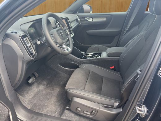 Volvo  EC40 175 kW Single Motor RWD Plus Dark | BLIS | Harman Kardon | Panoramadak | Keyless start / entry | ... ActivLease financial lease