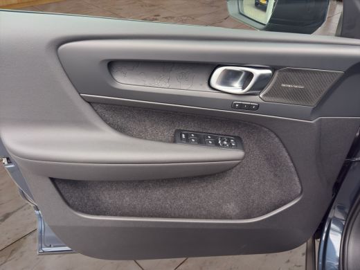 Volvo  EX40 185 kW Single Motor Extended Range RWD Plus Black Edition | BLIS | 360 Camera | Stoel + Stuur Ver... ActivLease financial lease