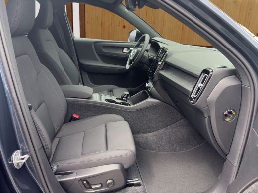 Volvo  EX40 185 kW Single Motor Extended Range RWD Plus Black Edition | BLIS | 360 Camera | Stoel + Stuur Ver... ActivLease financial lease