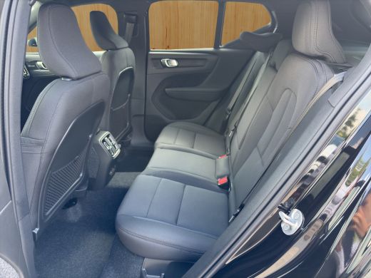 Volvo  EX40 185 kW Single Motor Extended Range RWD Plus Black Edition | BLIS | 360 Camera | Stoel + Stuur Ver... ActivLease financial lease