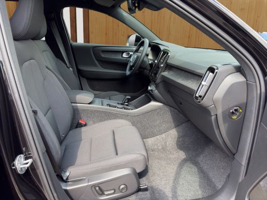 Volvo  EX40 185 kW Single Motor Extended Range RWD Plus Black Edition | BLIS | 360 Camera | Stoel + Stuur Ver... ActivLease financial lease
