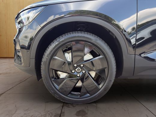 Volvo  EX40 185 kW Single Motor Extended Range RWD Plus Black Edition | BLIS | 360 Camera | Stoel + Stuur Ver... ActivLease financial lease