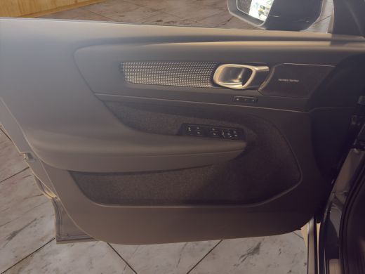 Volvo  EX40 Single Motor Extended Range Plus 82 kWh | BLIS | Elektrische Stoelen + Geheugen | Stoel + Stuur V... ActivLease financial lease