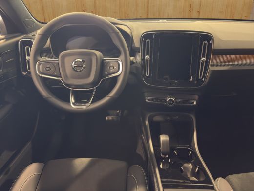 Volvo  EX40 Single Motor Extended Range Plus 82 kWh | BLIS | Elektrische Stoelen + Geheugen | Stoel + Stuur V... ActivLease financial lease
