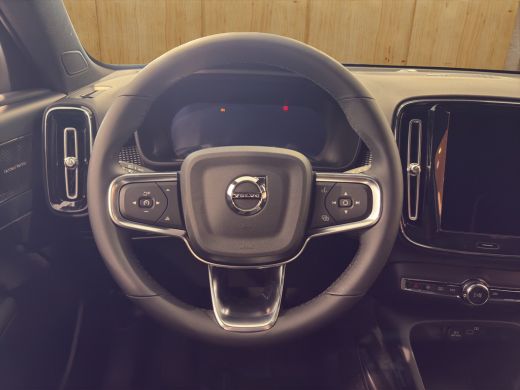 Volvo  EX40 Single Motor Extended Range Plus 82 kWh | BLIS | Elektrische Stoelen + Geheugen | Stoel + Stuur V... ActivLease financial lease