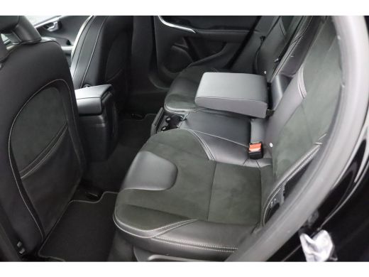 Volvo  V40 T3 Polar+ Sport | Panoramadak | Harman Kardon | Camera | Parkeersensoren voor en achter | Stoelve... ActivLease financial lease