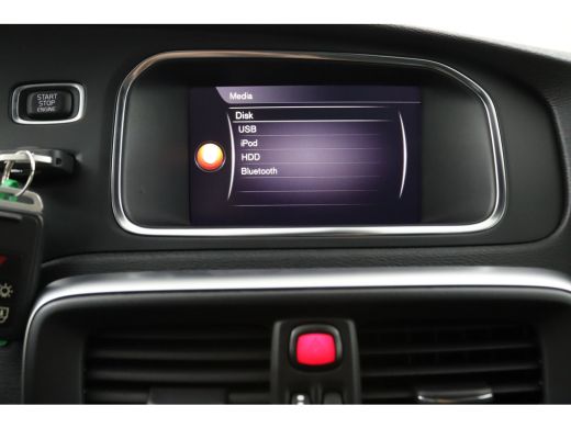 Volvo  V40 T3 Polar+ Sport | Panoramadak | Harman Kardon | Camera | Parkeersensoren voor en achter | Stoelve... ActivLease financial lease