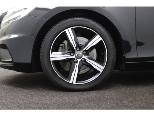 Volvo  V40 T3 Polar+ Sport | Panoramadak | Harman Kardon | Camera | Parkeersensoren voor en achter | Stoelve... ActivLease financial lease