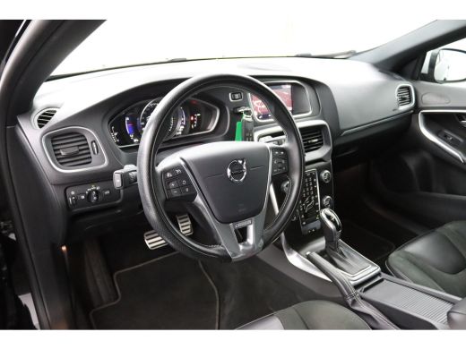 Volvo  V40 T3 Polar+ Sport | Panoramadak | Harman Kardon | Camera | Parkeersensoren voor en achter | Stoelve... ActivLease financial lease