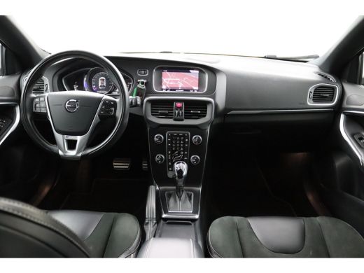 Volvo  V40 T3 Polar+ Sport | Panoramadak | Harman Kardon | Camera | Parkeersensoren voor en achter | Stoelve... ActivLease financial lease