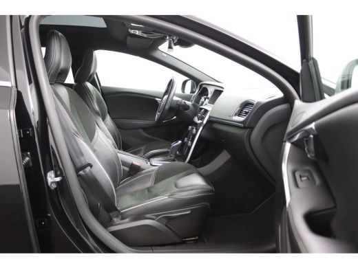 Volvo  V40 T3 Polar+ Sport | Panoramadak | Harman Kardon | Camera | Parkeersensoren voor en achter | Stoelve... ActivLease financial lease