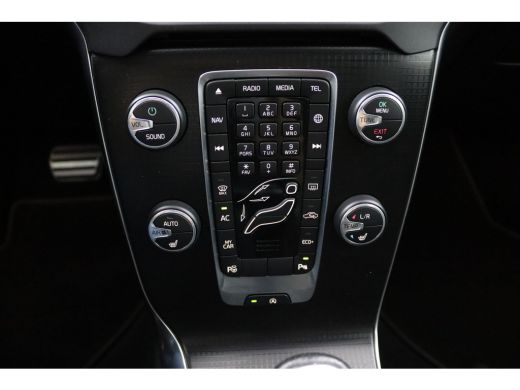 Volvo  V40 T3 Polar+ Sport | Panoramadak | Harman Kardon | Camera | Parkeersensoren voor en achter | Stoelve... ActivLease financial lease