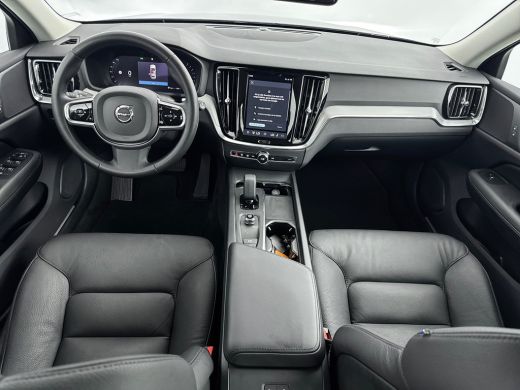 Volvo  V60 B3 Essential Edition | 17" | Leder | Google | BTW auto | Parkeercamera | Stoel/Stuurverwrming | P... ActivLease financial lease
