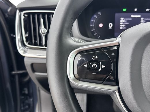 Volvo  V60 B3 Essential Edition | 17" | Leder | Google | BTW auto | Parkeercamera | Stoel/Stuurverwrming | P... ActivLease financial lease