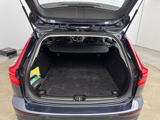 Volvo  V60 B3 Essential Edition | 17" | Leder | Google | BTW auto | Parkeercamera | Stoel/Stuurverwrming | P... ActivLease financial lease
