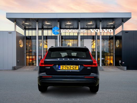 Volvo  V60 B3 Essential Edition | 17" | Leder | Google | BTW auto | Parkeercamera | Stoel/Stuurverwrming | P... ActivLease financial lease