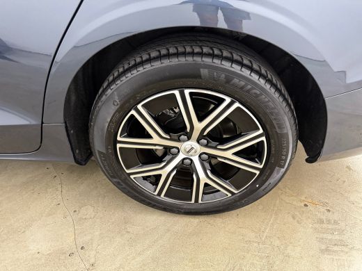 Volvo  V60 B3 Essential Edition | 17" | Leder | Google | BTW auto | Parkeercamera | Stoel/Stuurverwrming | P... ActivLease financial lease