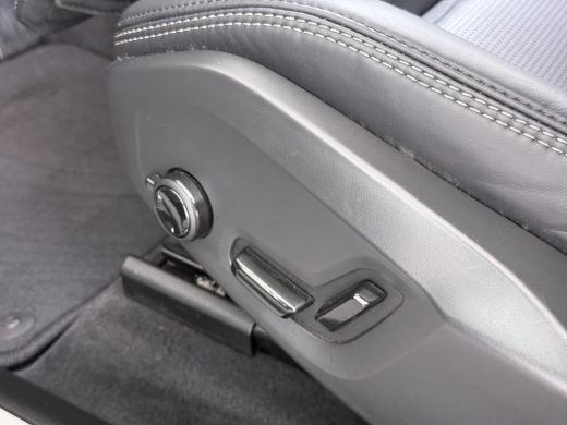 Volvo  XC60 2.0 T6 Plug-in hybrid AWD R-Design LUCHTVERING | 360 CAMERA | MEMORY | PANORAMADAK | HARMAN KARDO... ActivLease financial lease