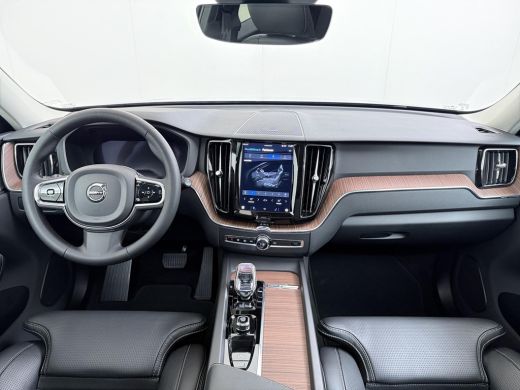 Volvo  XC60 2.0 T6 Plug-in hybrid AWD R-Design LUCHTVERING | 360 CAMERA | MEMORY | PANORAMADAK | HARMAN KARDO... ActivLease financial lease