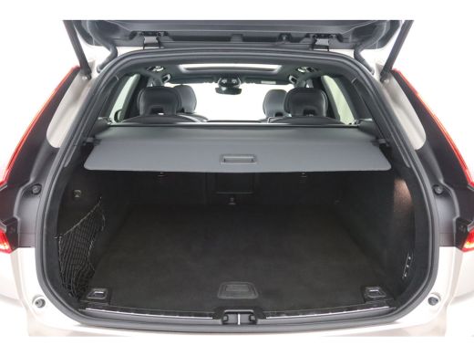 Volvo  XC60 T8 Plug-in hybrid AWD Plus Dark | Trekhaak elektrisch uitklapbaar ActivLease financial lease