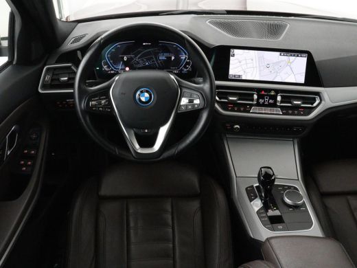 BMW 3 Serie 330e Business Edition Plus | Sportstoelen | Leder | Adaptive cruise | Stoelverwarming | Carplay |... ActivLease financial lease