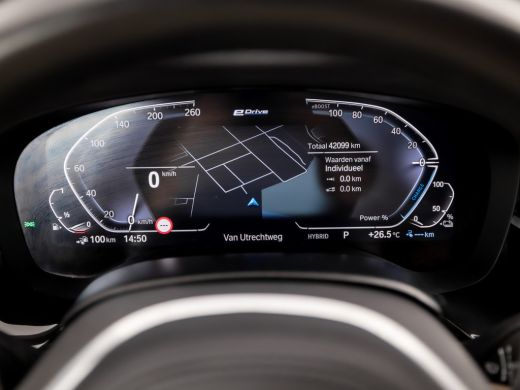 BMW 5 Serie 530e M Sport High Executive 293Pk Automaat (GROOT NAVI, M PAKKET, HEAD-UP DISPLAY, APPLE CARPLAY,... ActivLease financial lease