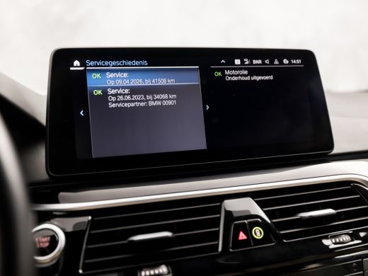 BMW 5 Serie 530e M Sport High Executive 293Pk Automaat (GROOT NAVI, M PAKKET, HEAD-UP DISPLAY, APPLE CARPLAY,... ActivLease financial lease