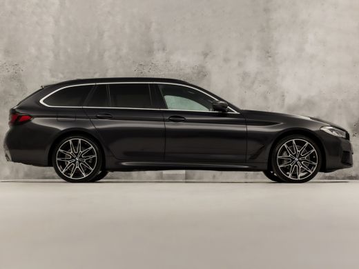 BMW 5 Serie 530e M Sport High Executive 293Pk Automaat (GROOT NAVI, M PAKKET, HEAD-UP DISPLAY, APPLE CARPLAY,... ActivLease financial lease