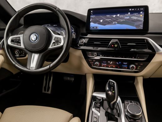 BMW 5 Serie 530e M Sport High Executive 293Pk Automaat (GROOT NAVI, M PAKKET, HEAD-UP DISPLAY, APPLE CARPLAY,... ActivLease financial lease