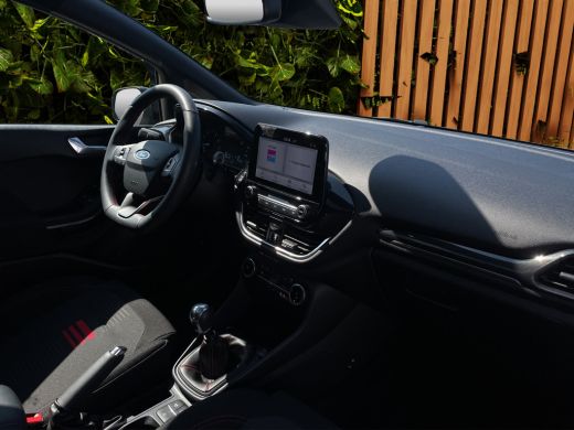 Ford Fiesta 1.0 EcoBoost Hybrid ST-Line X | Stoel- stuurverwarming | Carplay | Cruise | Panoramadak | Achteru... ActivLease financial lease