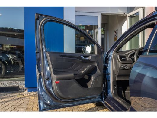Ford Focus 1.0 EcoBoost Hybrid ST Line | Keyless | Elektrische Trekhaak | Stoel- Stuurverwarming | FULL Led ... ActivLease financial lease