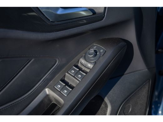 Ford Focus 1.0 EcoBoost Hybrid ST Line | Keyless | Elektrische Trekhaak | Stoel- Stuurverwarming | FULL Led ... ActivLease financial lease