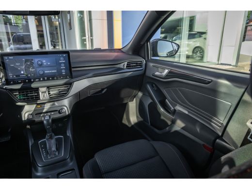 Ford Focus 1.0 EcoBoost Hybrid ST Line | Keyless | Elektrische Trekhaak | Stoel- Stuurverwarming | FULL Led ... ActivLease financial lease