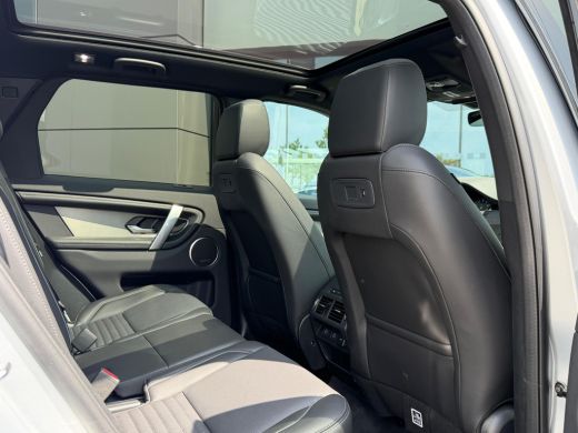 Land Rover Discovery Sport P270e Landmark | 360gr Camera | Meridian Surround | Cold Climate | Stoelverwarming v+a | Glazen d... ActivLease financial lease