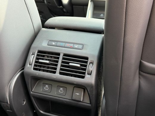 Land Rover Discovery Sport P270e Landmark | 360gr Camera | Meridian Surround | Cold Climate | Stoelverwarming v+a | Glazen d... ActivLease financial lease